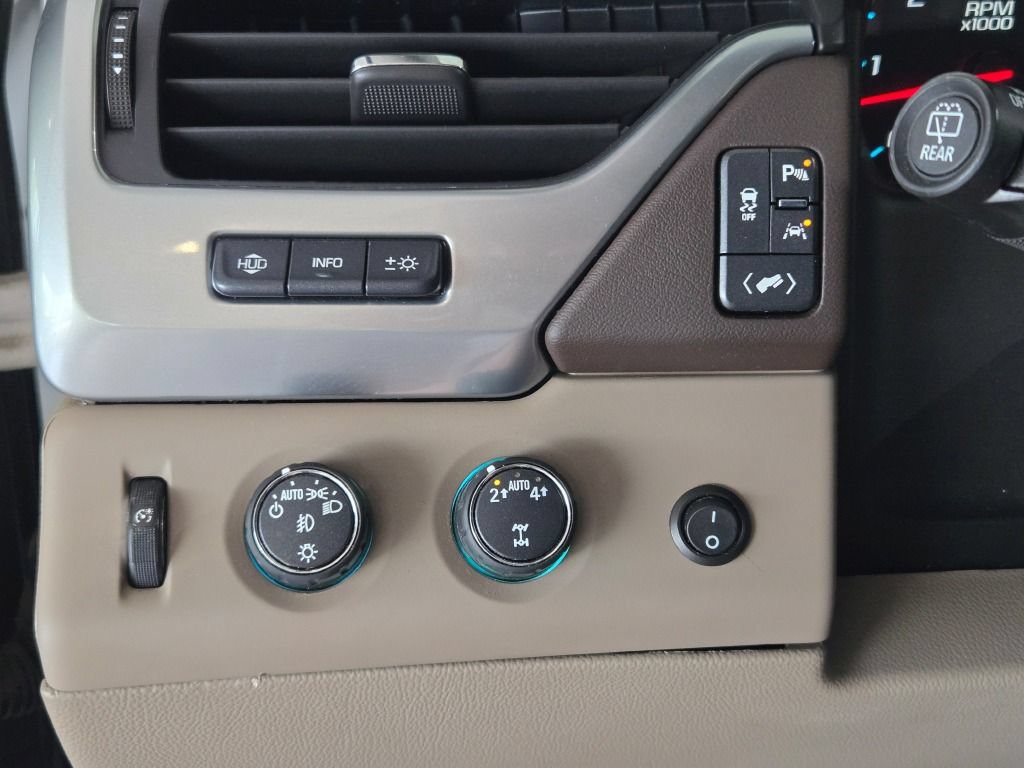 Certified 2018 Chevrolet Suburban Premier AWD/4WD image 33