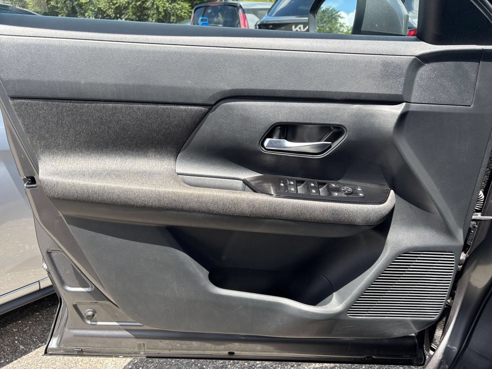 Used 2025 Nissan Kicks SV FWD image 18