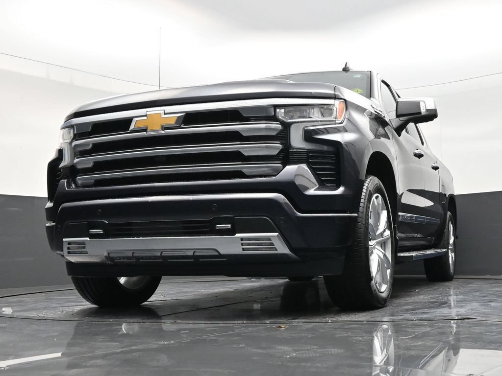 Used 2024 Chevrolet Silverado 1500 High Country w/ High Country Premium Package AWD/4WD image 28