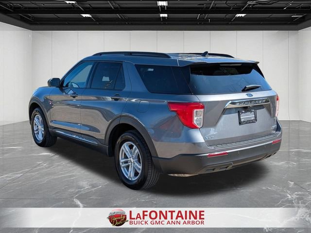 Used 2022 Ford Explorer XLT AWD/4WD image 3