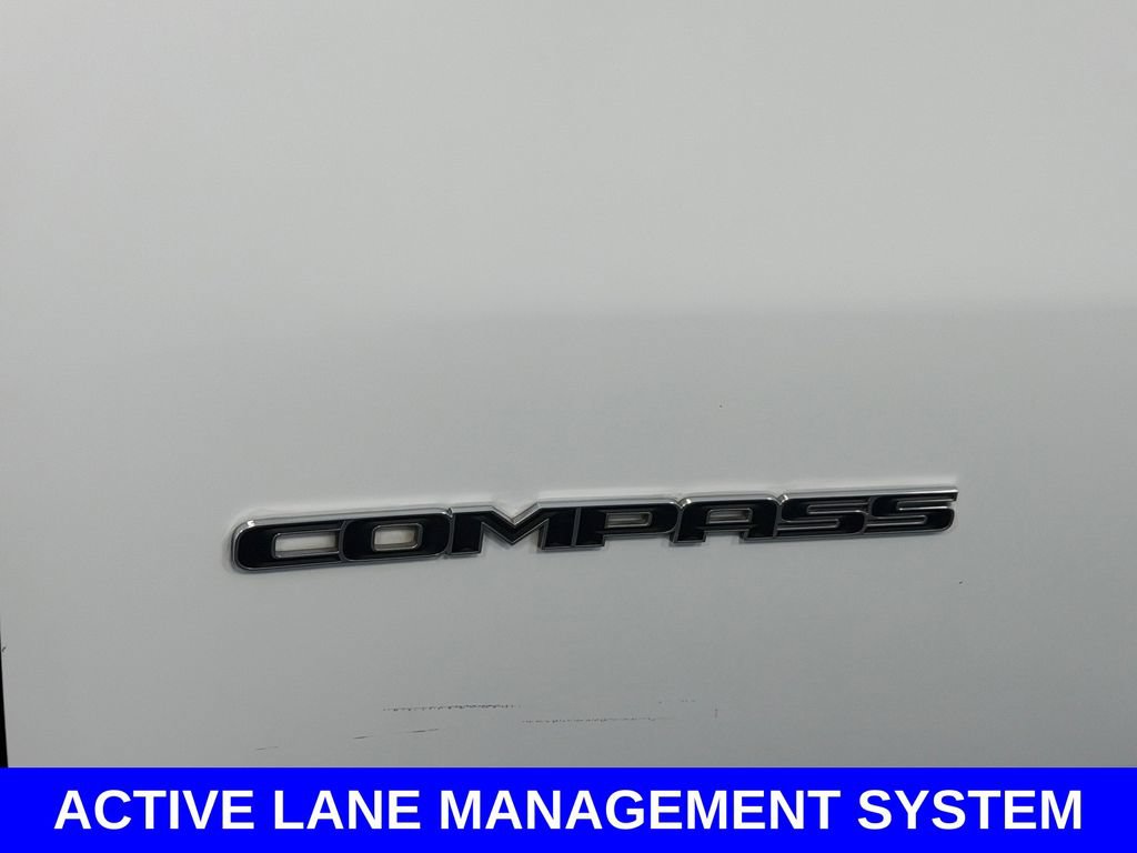 Used 2024 Jeep Compass Latitude AWD/4WD image 5