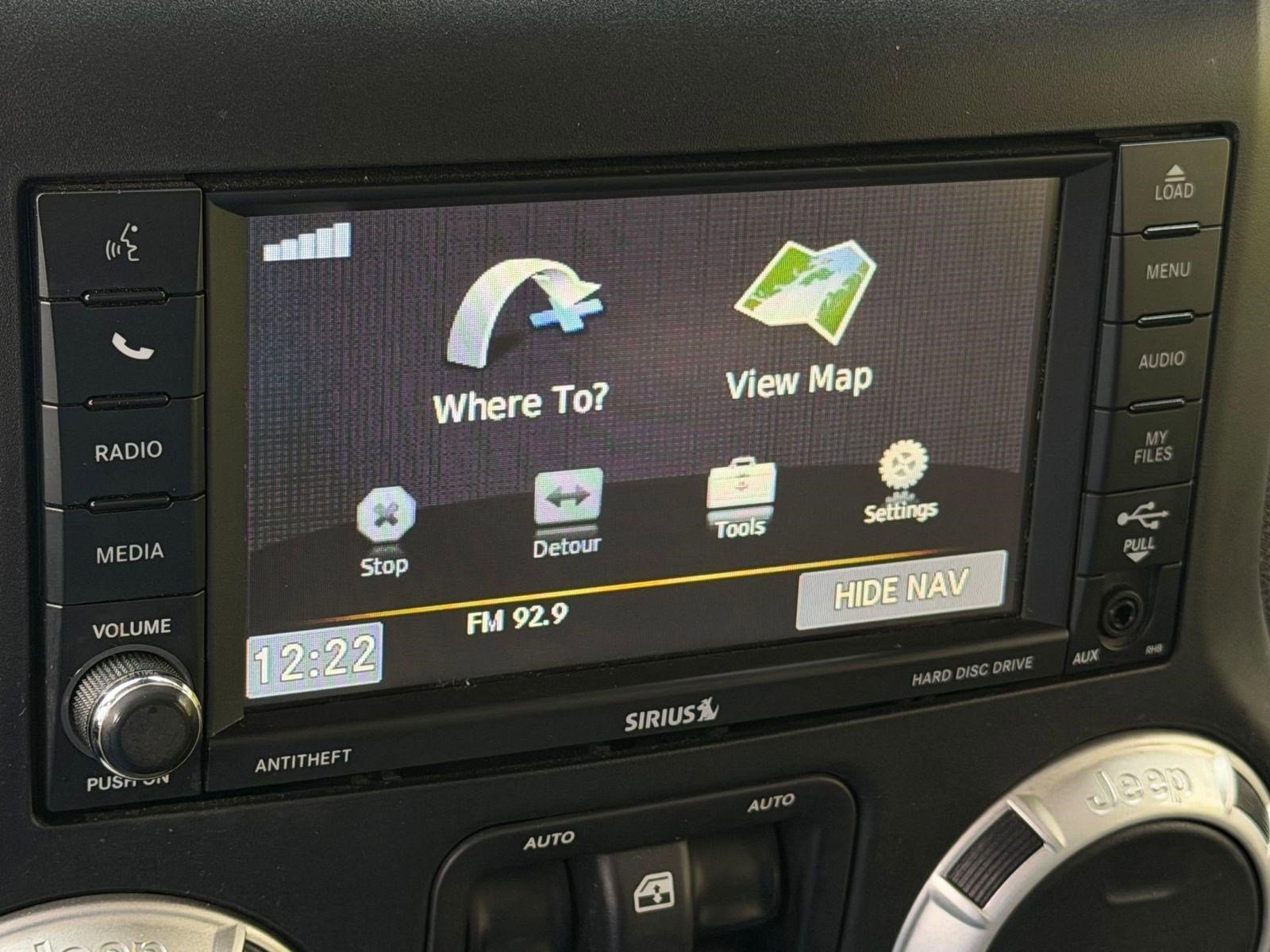 Used 2014 Jeep Wrangler Unlimited Sahara w/ Dual Top Group AWD/4WD image 26