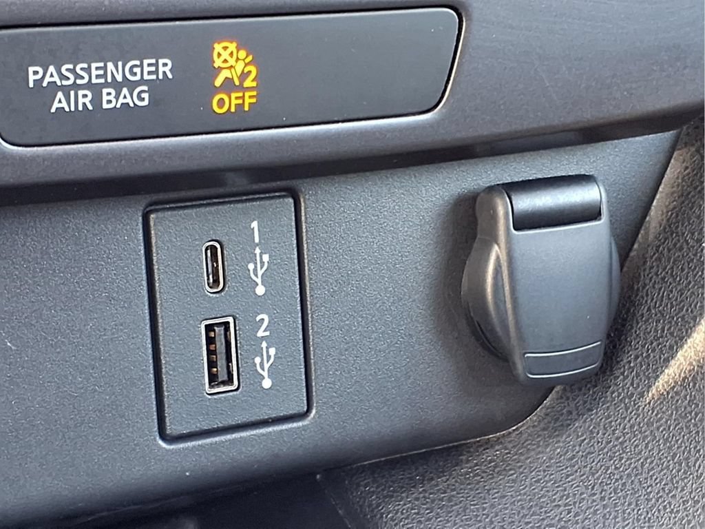 Used 2025 Nissan Leaf S FWD image 13