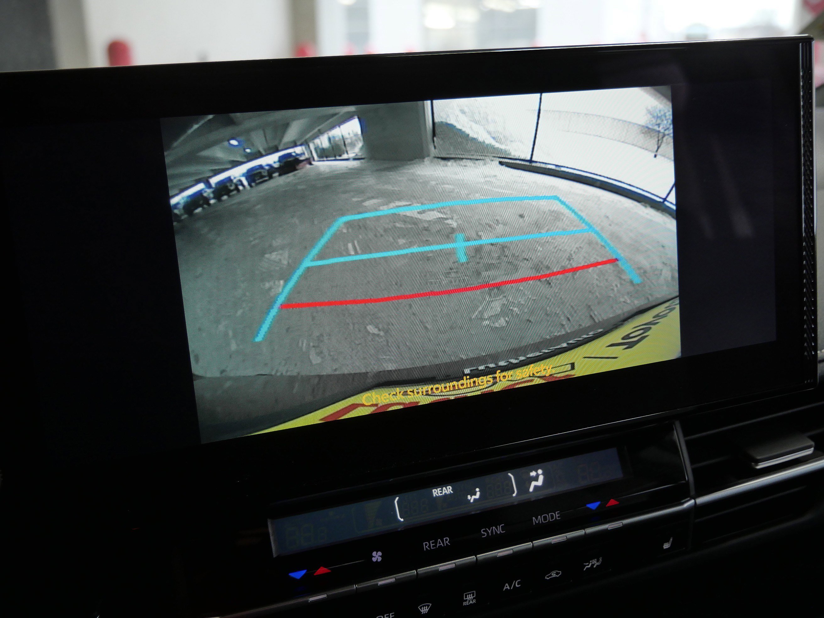 Certified 2025 Toyota Sienna XSE image 30