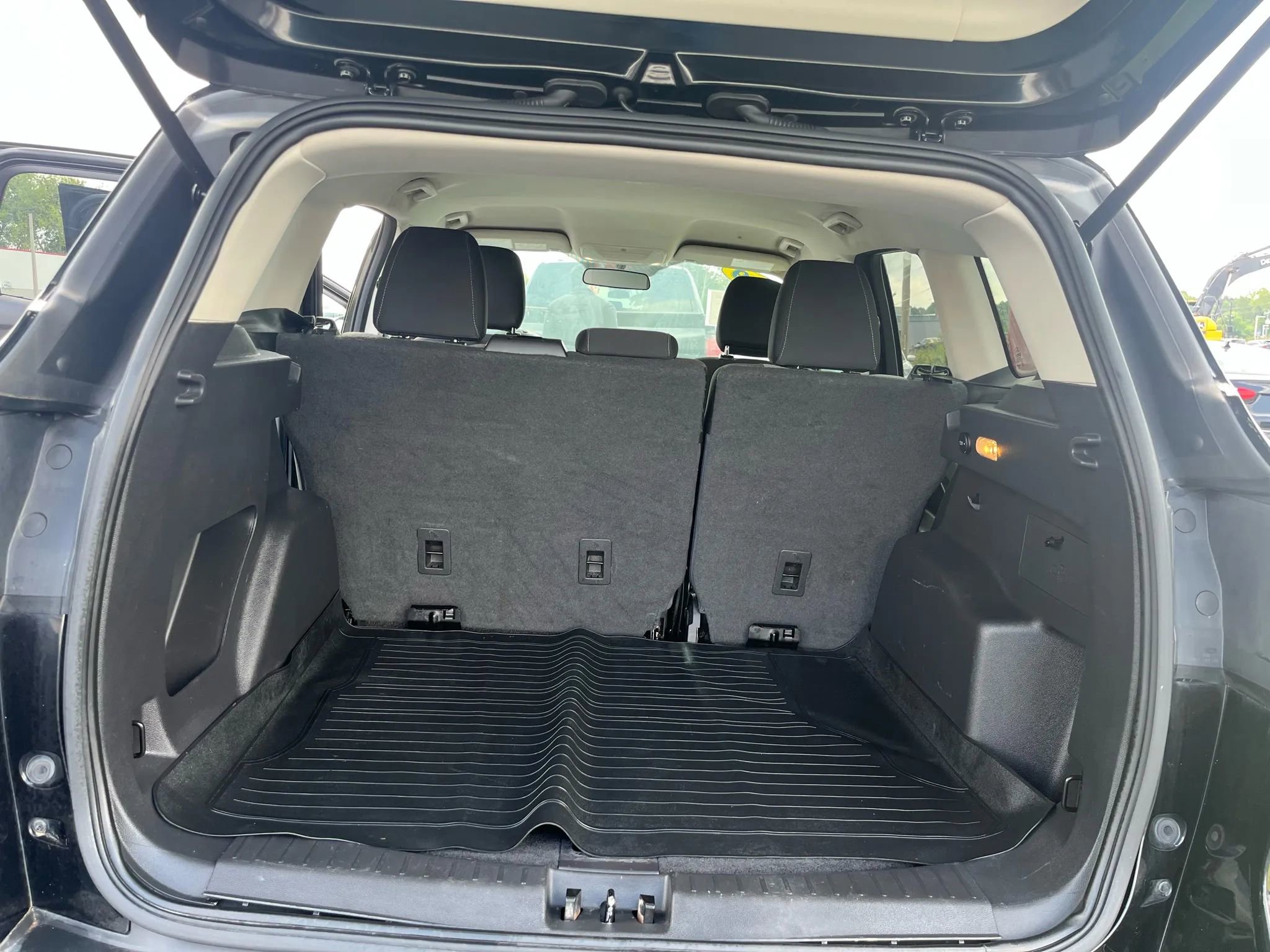 Used 2019 Ford Escape SE image 9