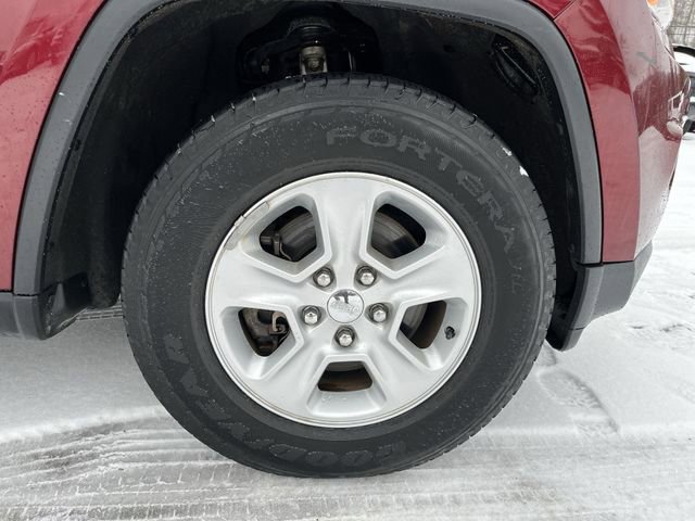 Used 2016 Jeep Grand Cherokee Laredo image 20