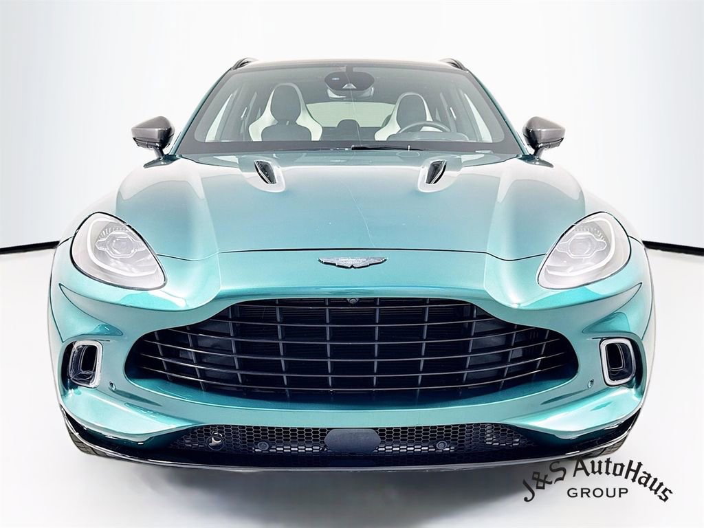 Used 2022 Aston Martin DBX image 2