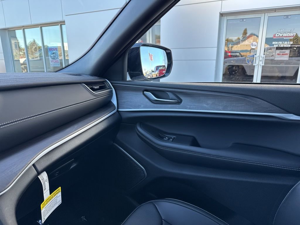 New 2025 Jeep Grand Cherokee Limited w/ Luxury Tech Group II image 29