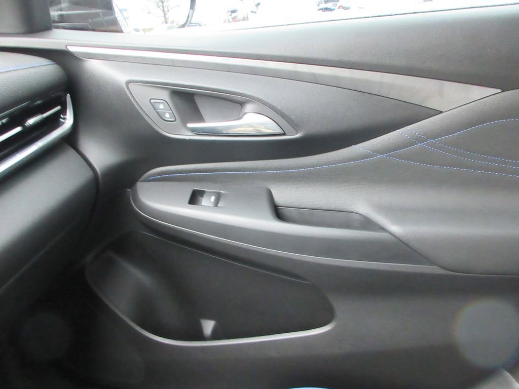 Certified 2024 Buick Envista Sport Touring w/ Convenience I Package image 35