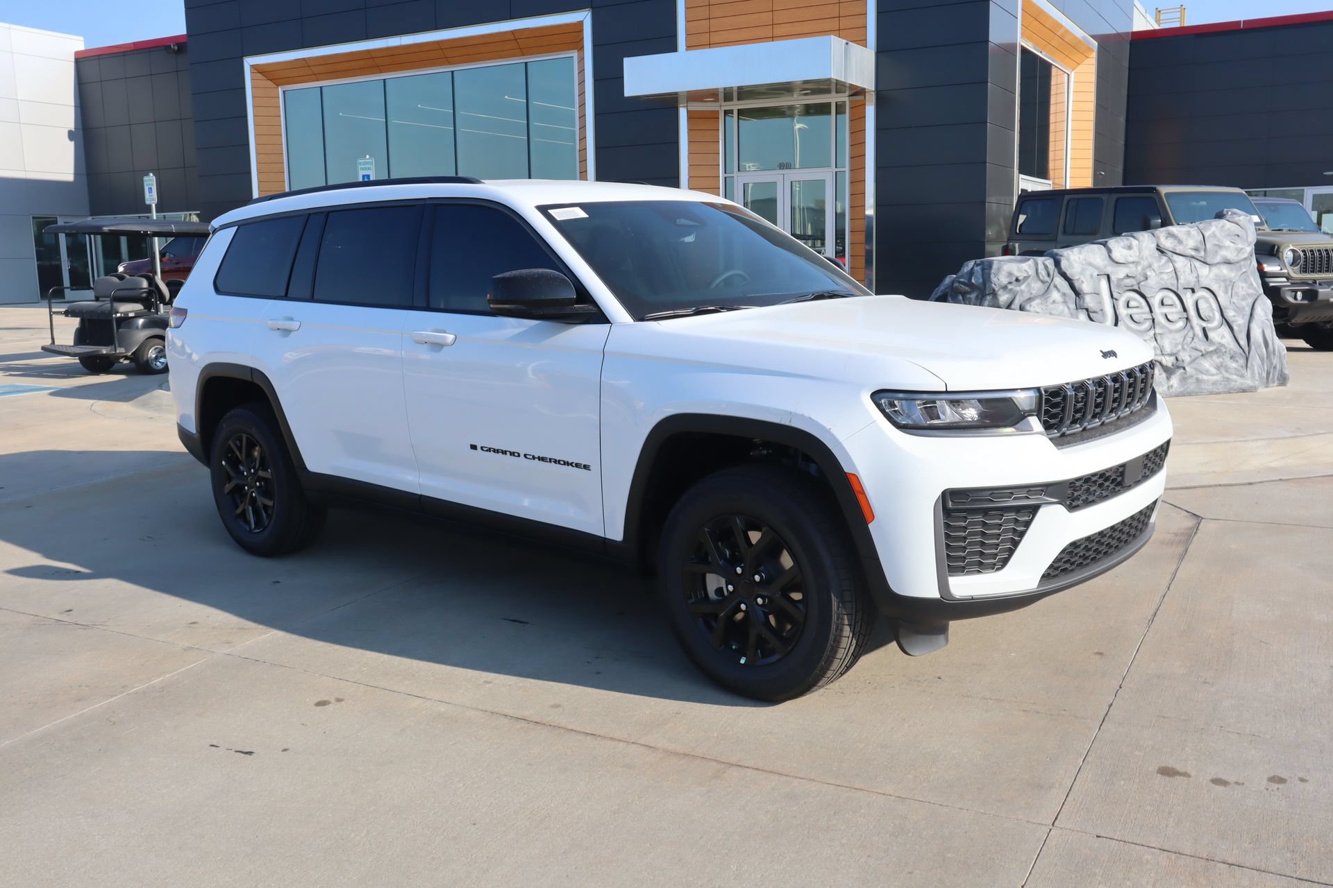 New 2026 Jeep Grand Cherokee L 4WD