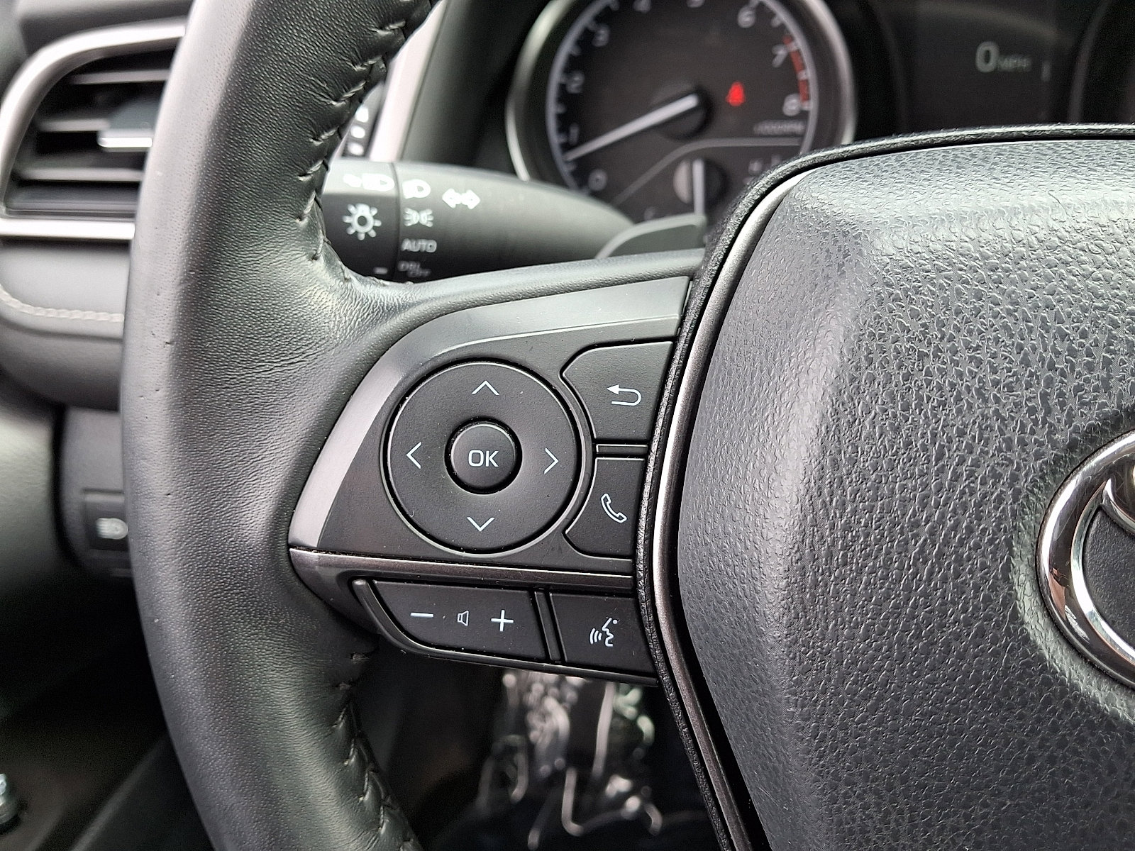 Used 2024 Toyota Camry SE image 21