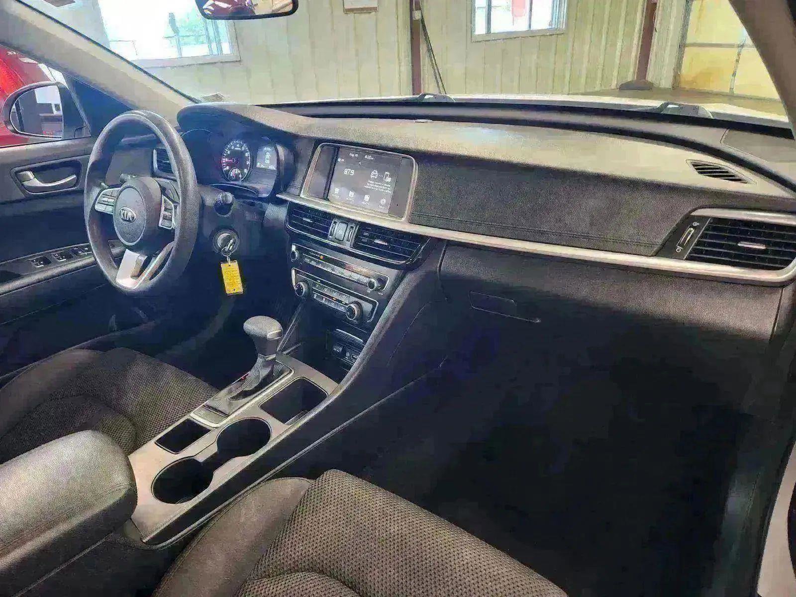 Used 2020 Kia Optima LX image 22