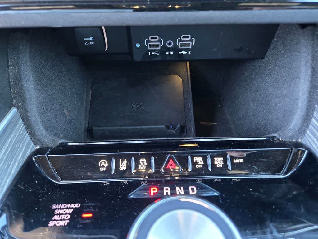 Used 2023 Jeep Wagoneer L Series II AWD/4WD image 15