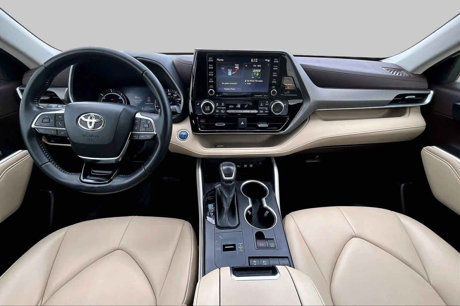 Used 2020 Toyota Highlander XLE FWD image 16