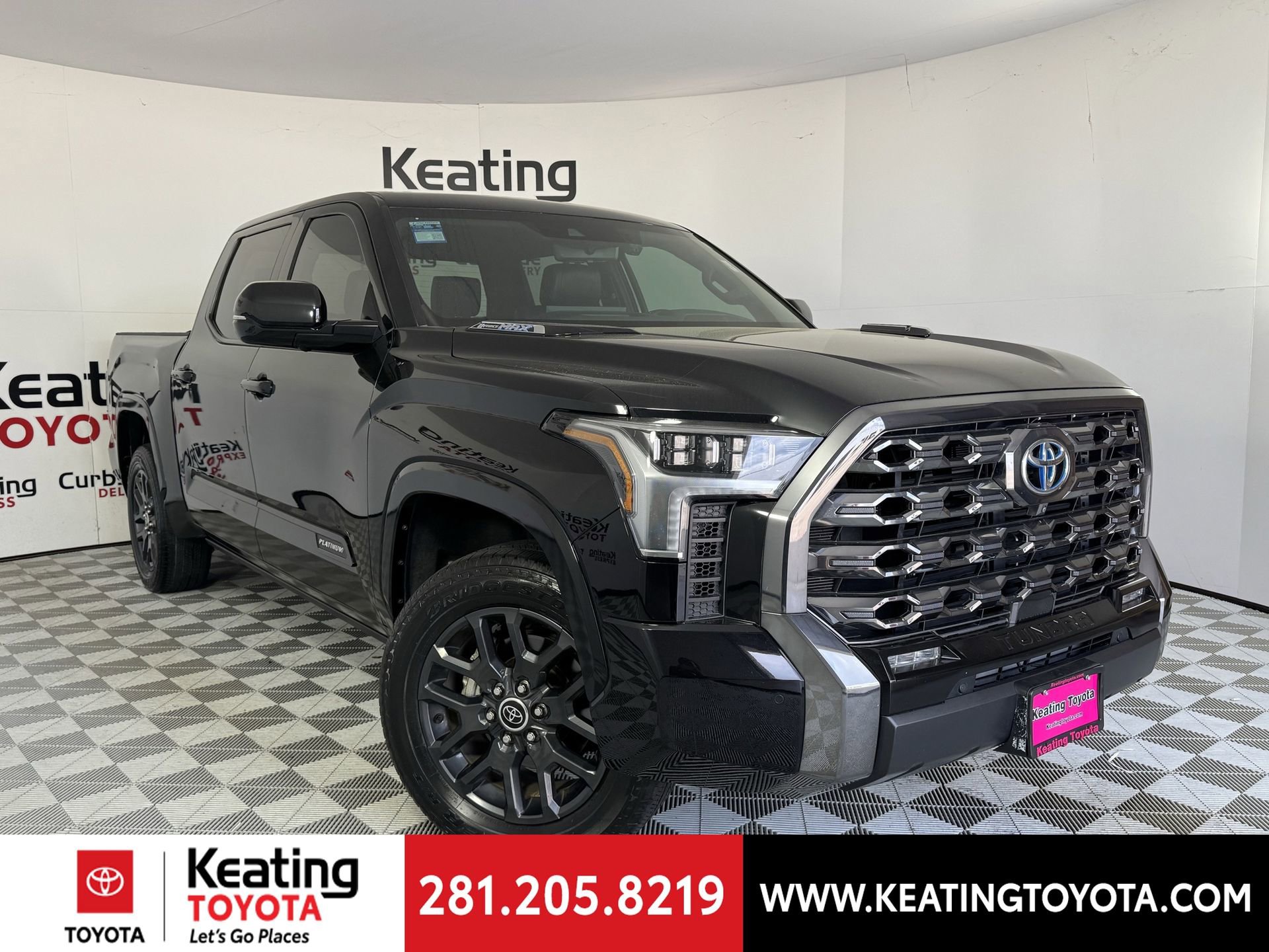 Used 2023 Toyota Tundra Platinum image 2