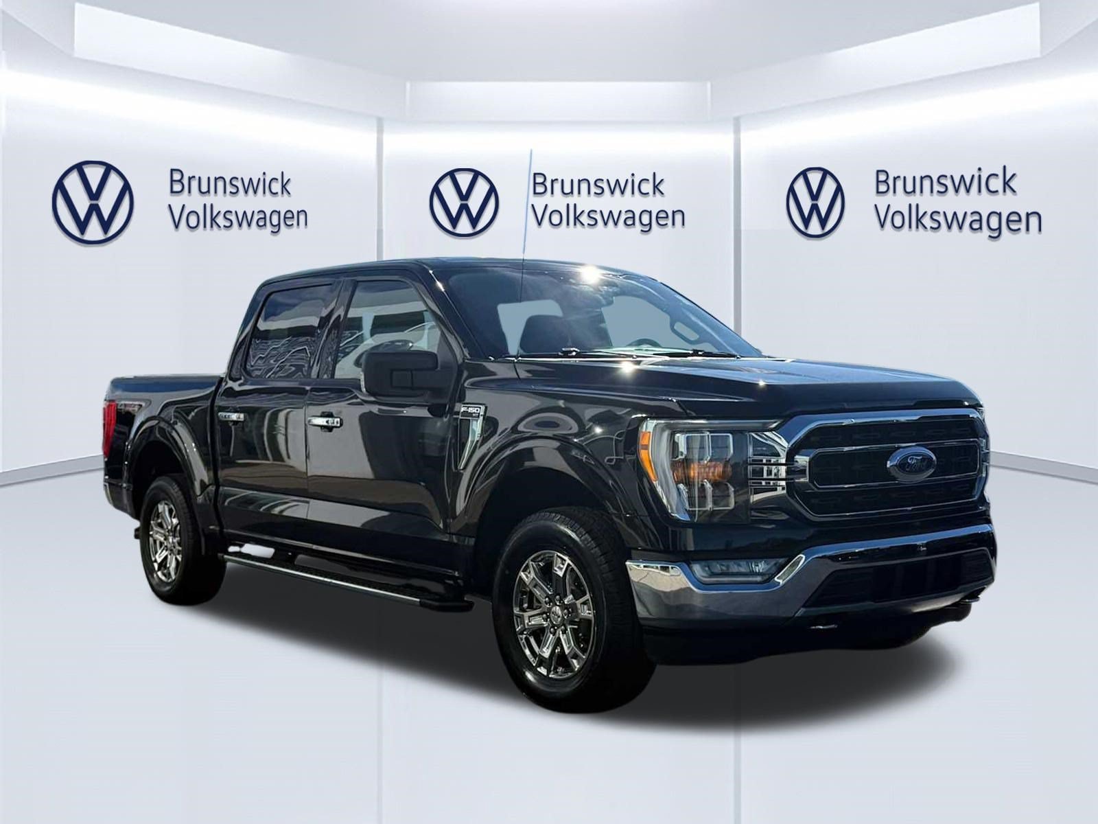 Used 2021 Ford F150 XLT w/ Equipment Group 302A High AWD/4WD image 3