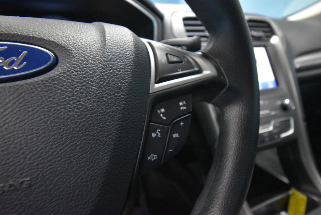 Used 2019 Ford Fusion SE image 13