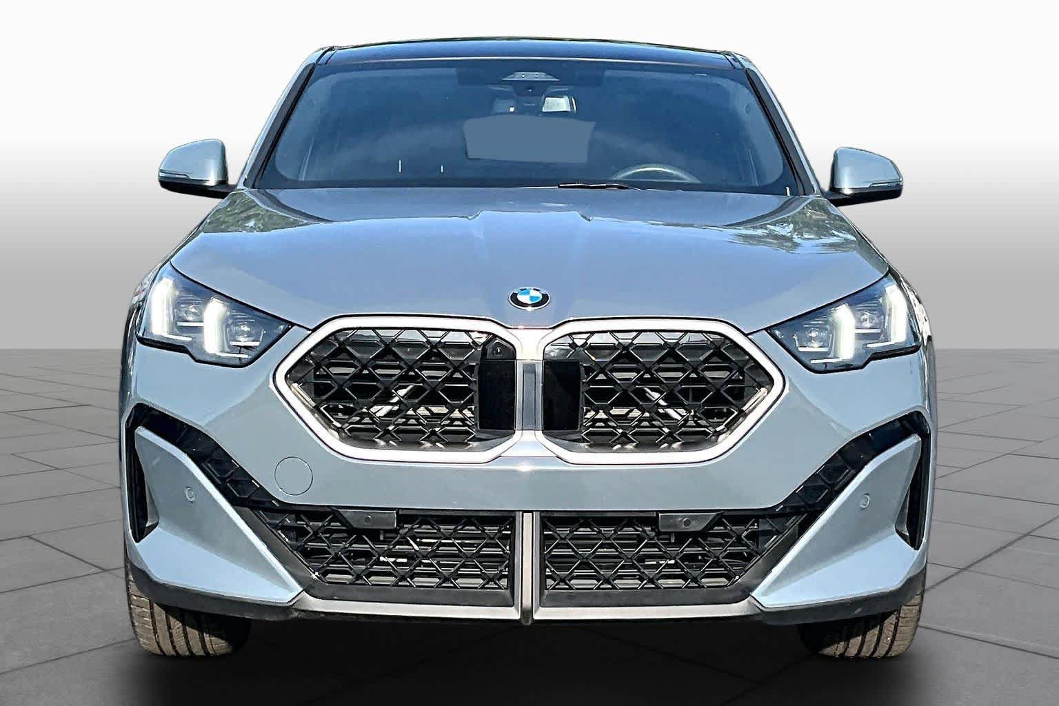 Used 2025 BMW X2 xDrive28i AWD/4WD image 4