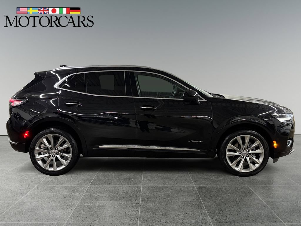 Used 2022 Buick Envision Avenir w/ Technology Package II FWD image 2