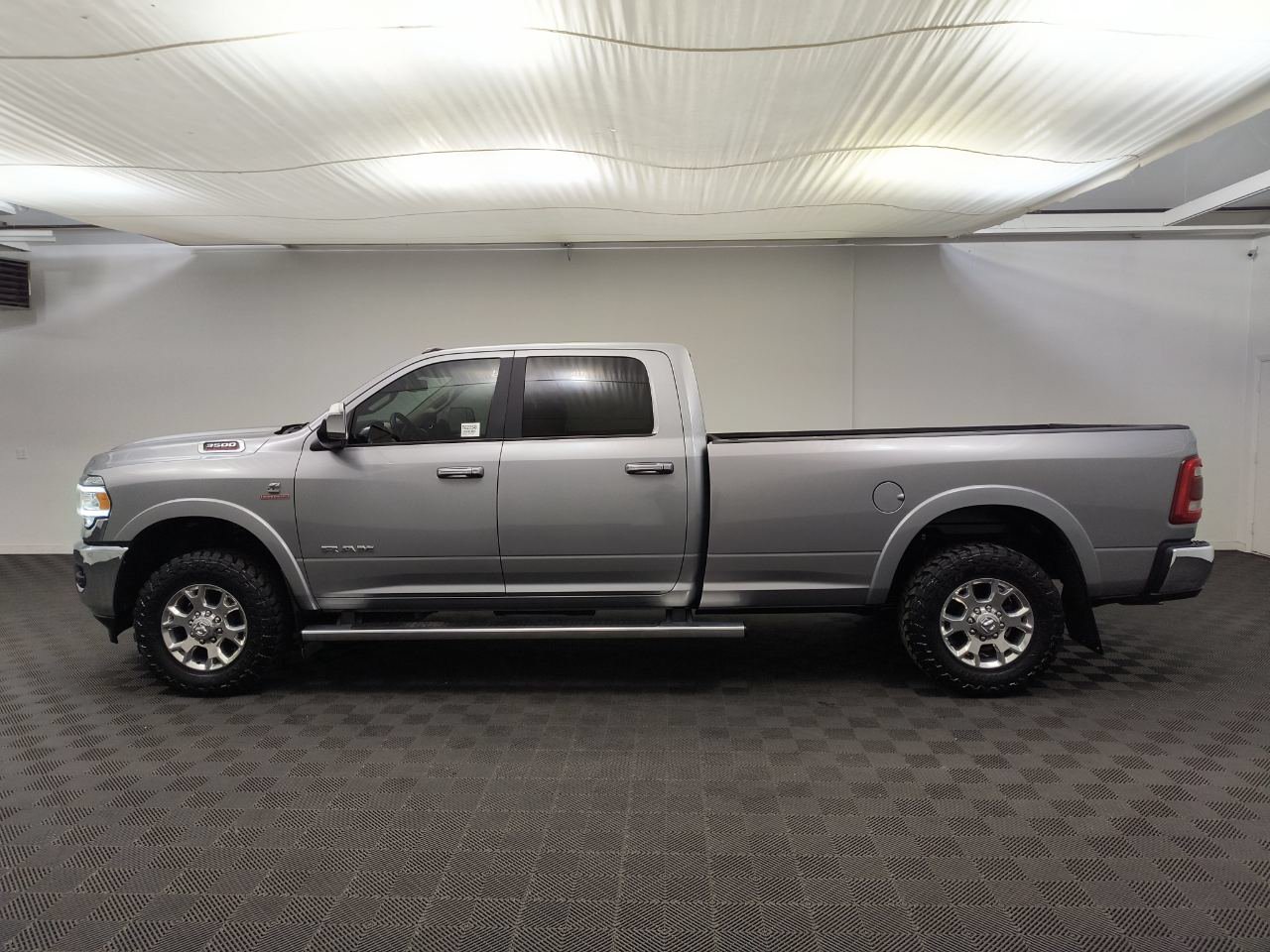 Used 2022 RAM 3500 Laramie AWD/4WD image 2