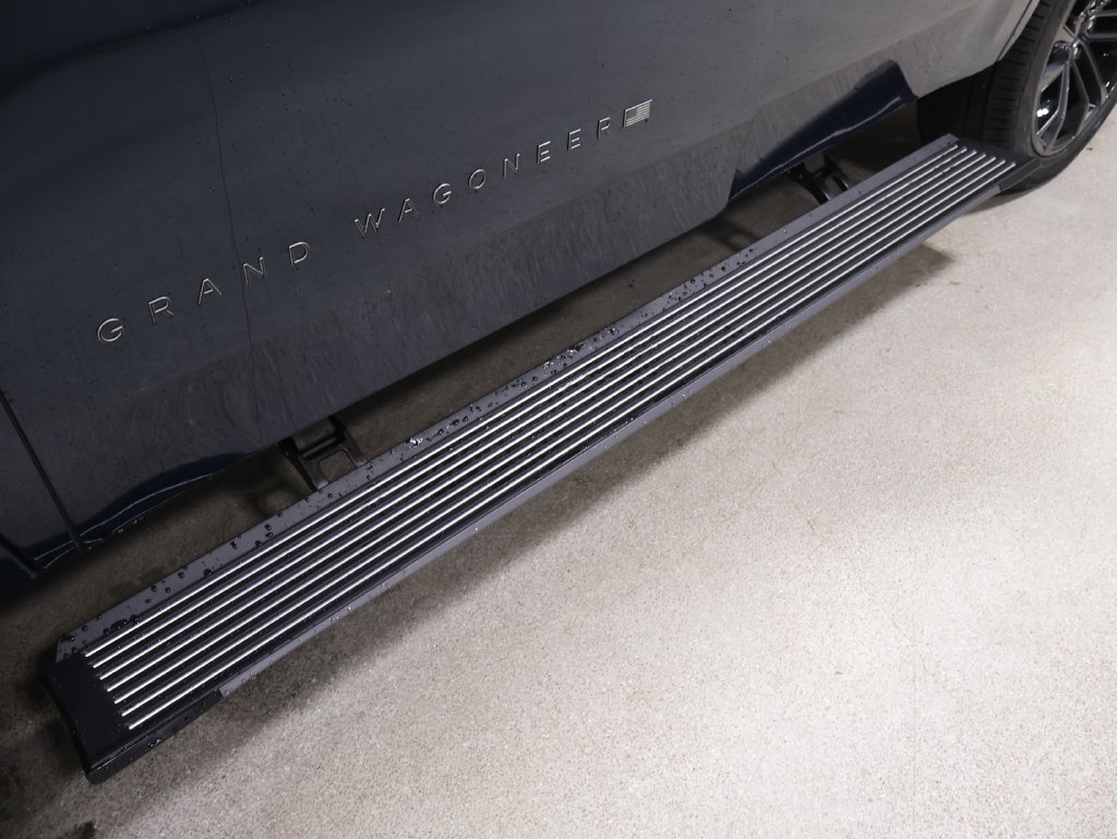 New 2026 Jeep Grand Wagoneer Summit AWD/4WD image 8