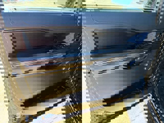 Used 2021 Ford Expedition XLT image 10