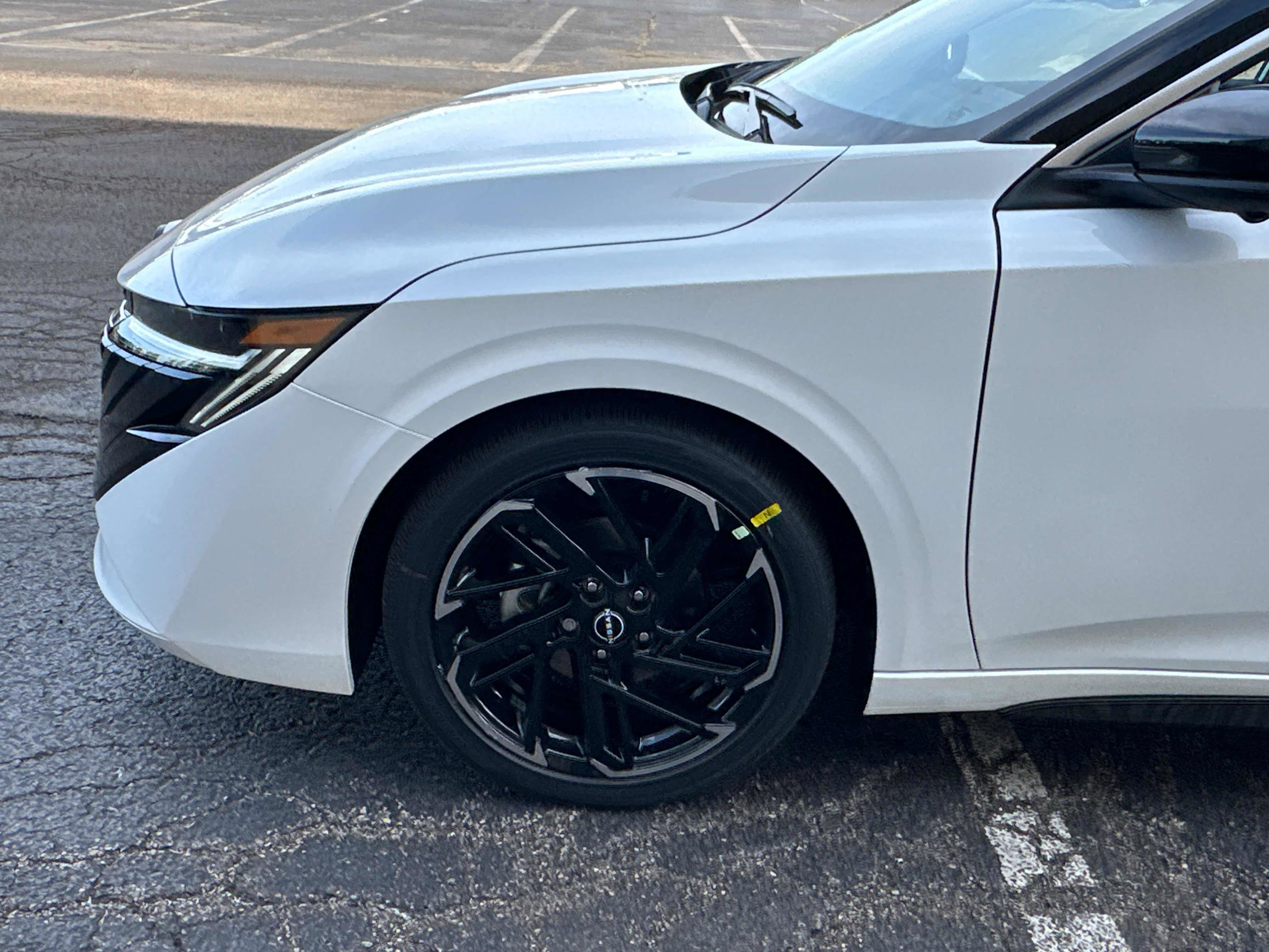New 2026 Nissan Sentra SR w/ SR Premium Package FWD image 7