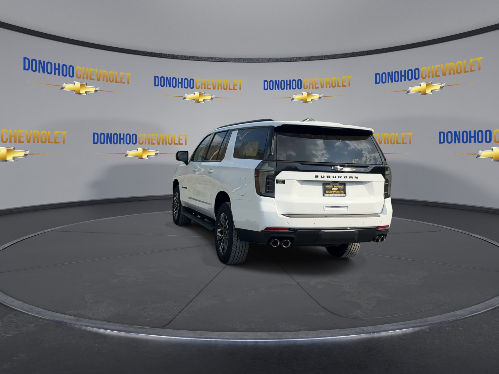 New 2026 Chevrolet Suburban Z71 w/ Comfort Package AWD/4WD image 7