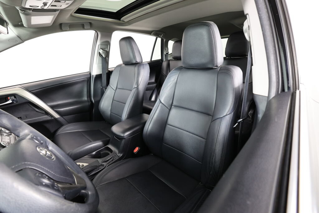 Used 2015 Toyota RAV4 XLE AWD/4WD image 11
