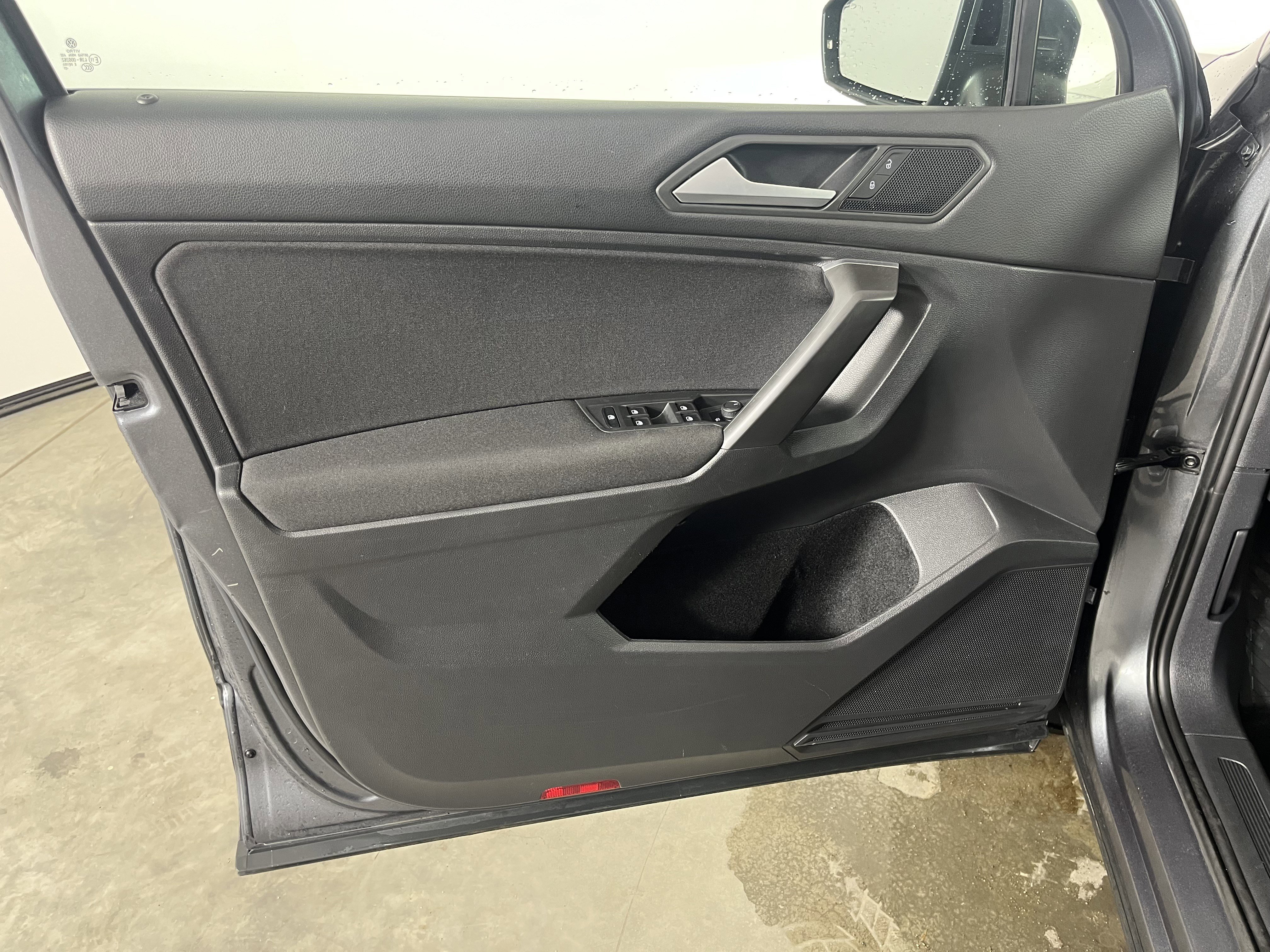 Used 2021 Volkswagen Tiguan S image 17