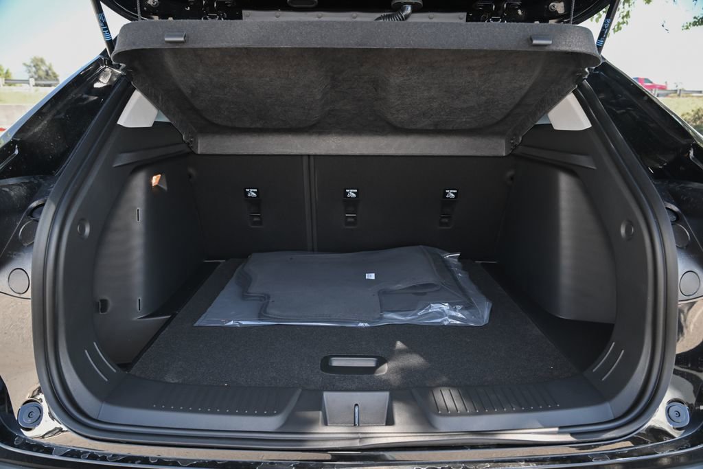 New 2026 Chevrolet Trax LT w/ LPO, Blackout Package FWD image 29