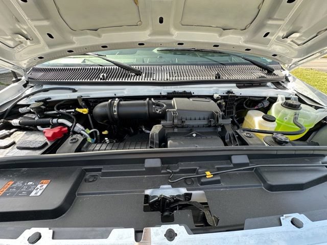 New 2027 Ford E-350 and Econoline 350 Super Duty w/ Interior Upgrade Package RWD image 29
