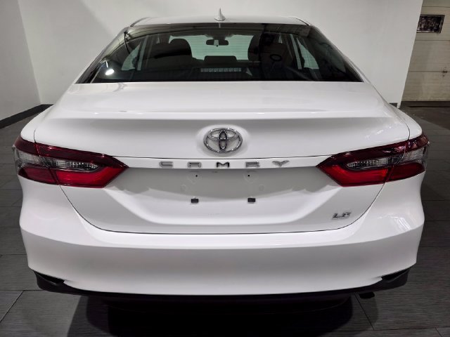 Used 2024 Toyota Camry LE FWD image 4