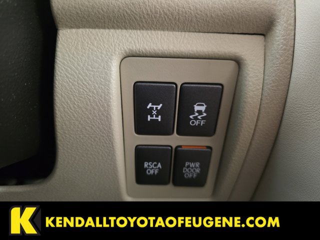 Used 2010 Lexus LX 570 4WD w/ Preferred Accessory Package image 20
