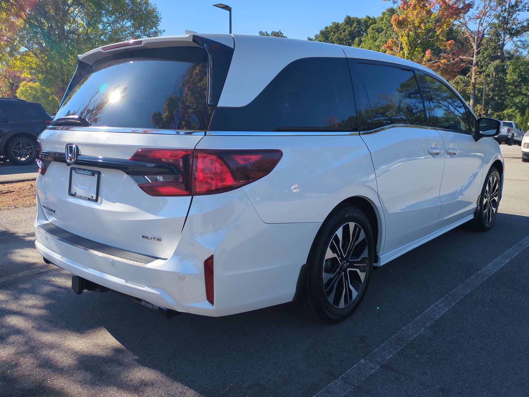 Used 2025 Honda Odyssey Elite image 3