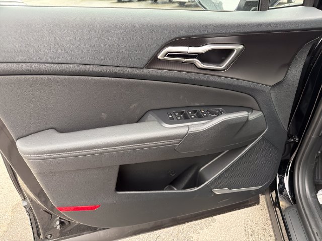 Certified 2026 Kia Sportage EX w/ EX Panorama Roof Package FWD image 16