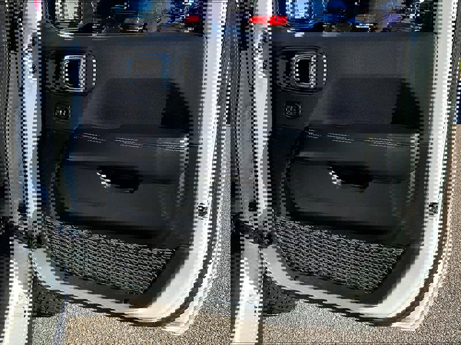 Used 2024 Jeep Wrangler Unlimited Rubicon 4xe image 12