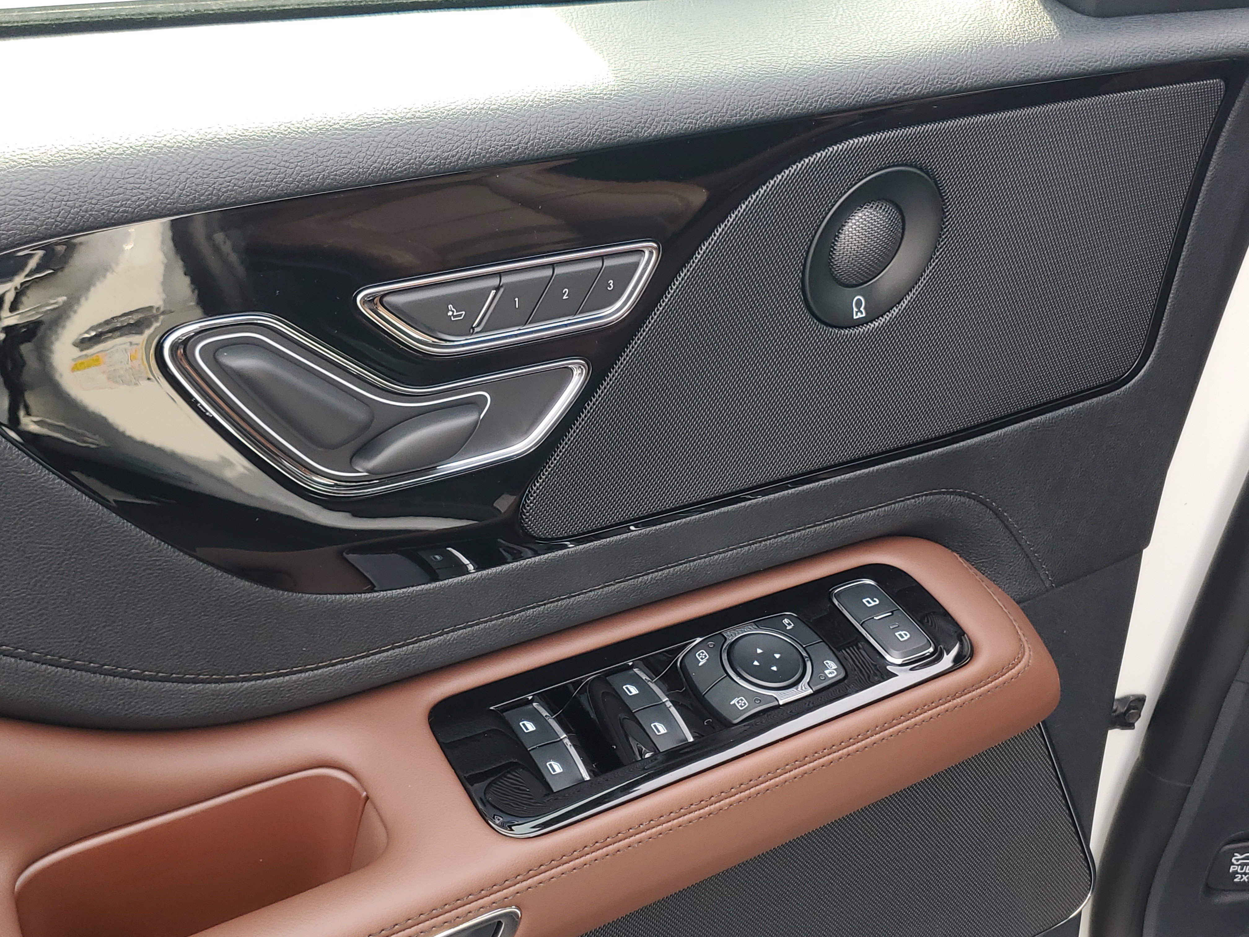 New 2026 Lincoln Aviator Reserve image 9