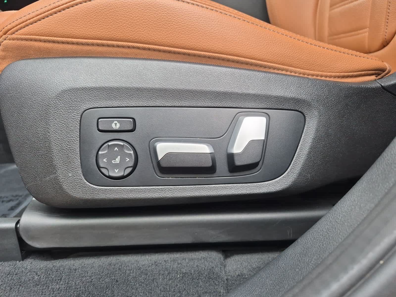 Used 2021 BMW X4 xDrive30i w/ Premium Package AWD/4WD image 17