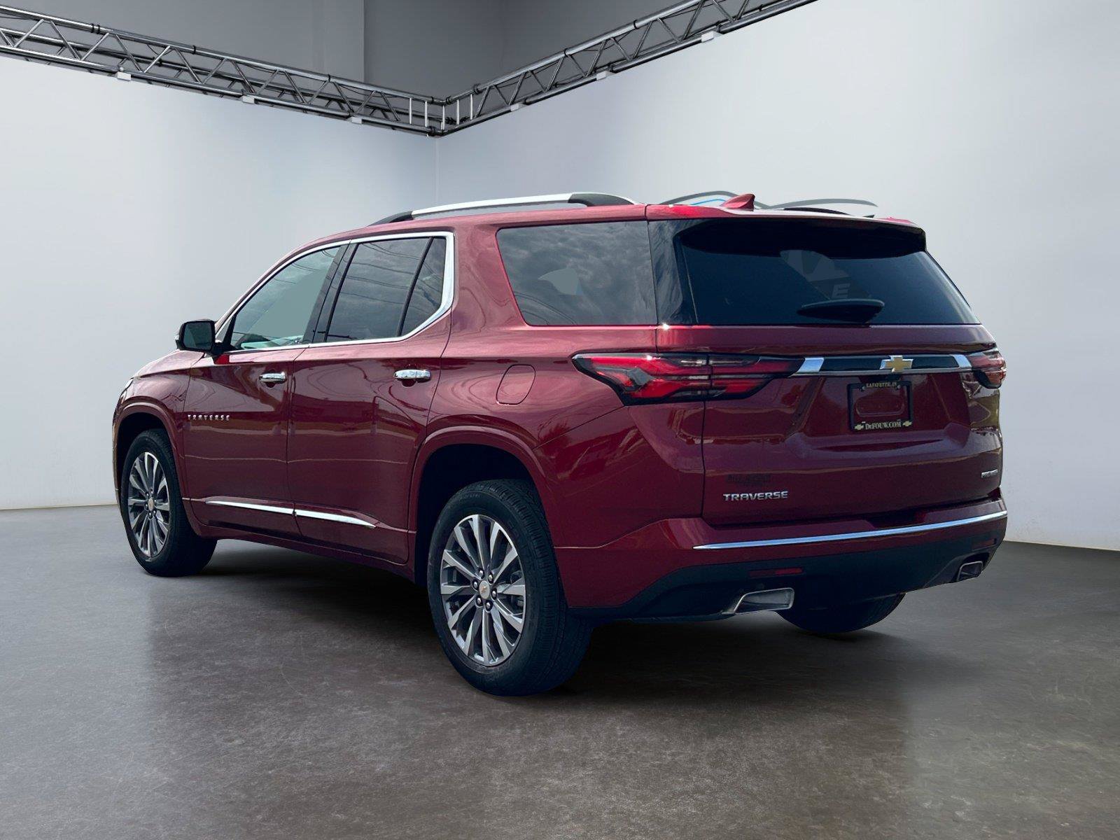 Used 2023 Chevrolet Traverse Premier FWD image 5