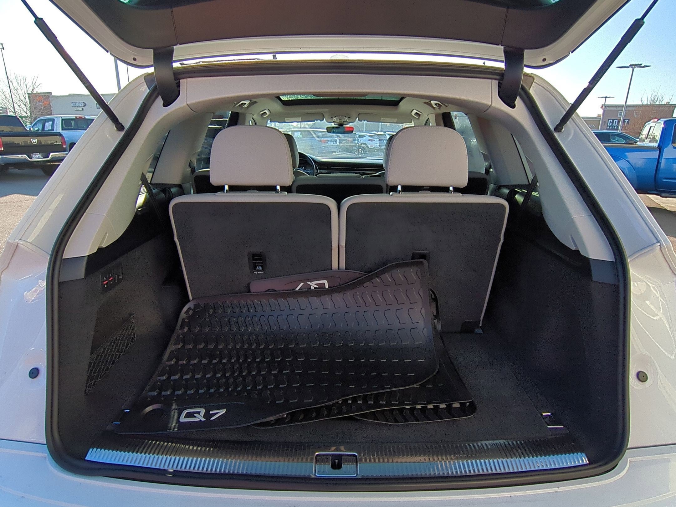 Used 2022 Audi Q7 Premium Plus image 34