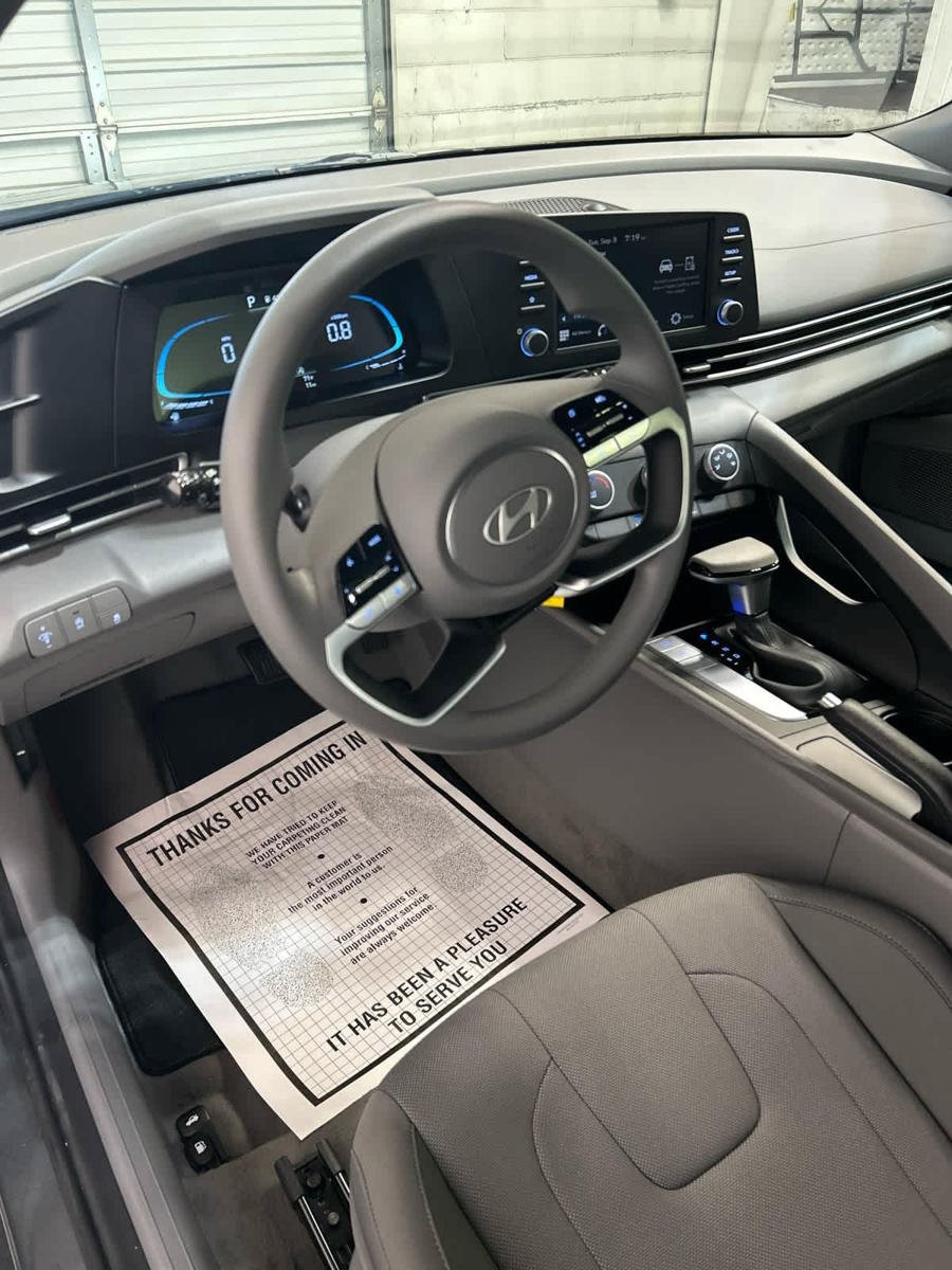 New 2026 Hyundai Elantra SE FWD image 10