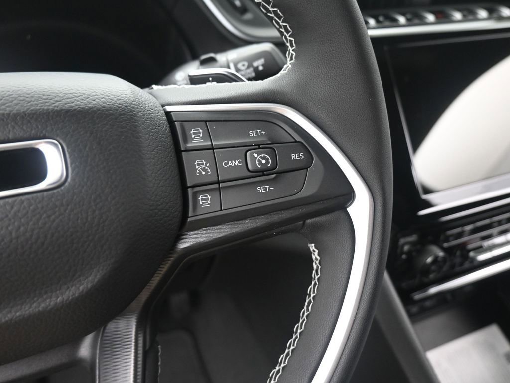 New 2025 Jeep Grand Cherokee L Laredo w/ Luxury Tech Group I image 34