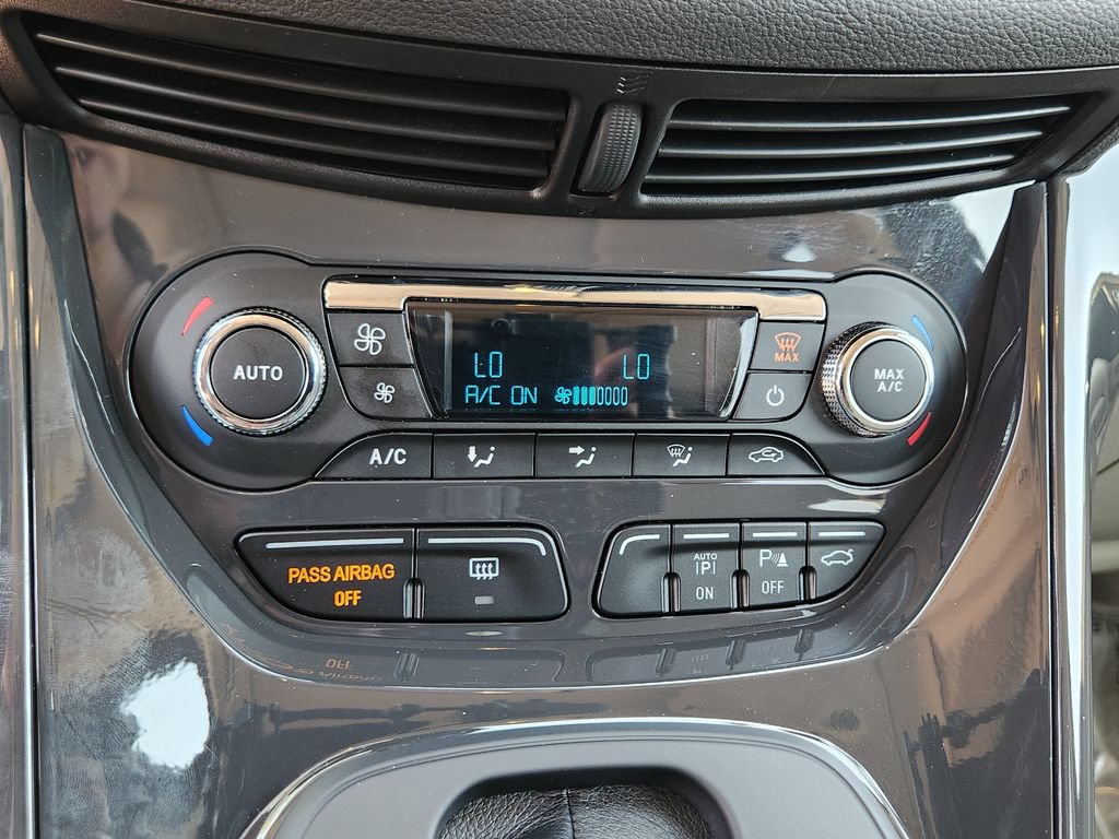 Used 2015 Ford Escape Titanium w/ Equipment Group 301A AWD/4WD image 10
