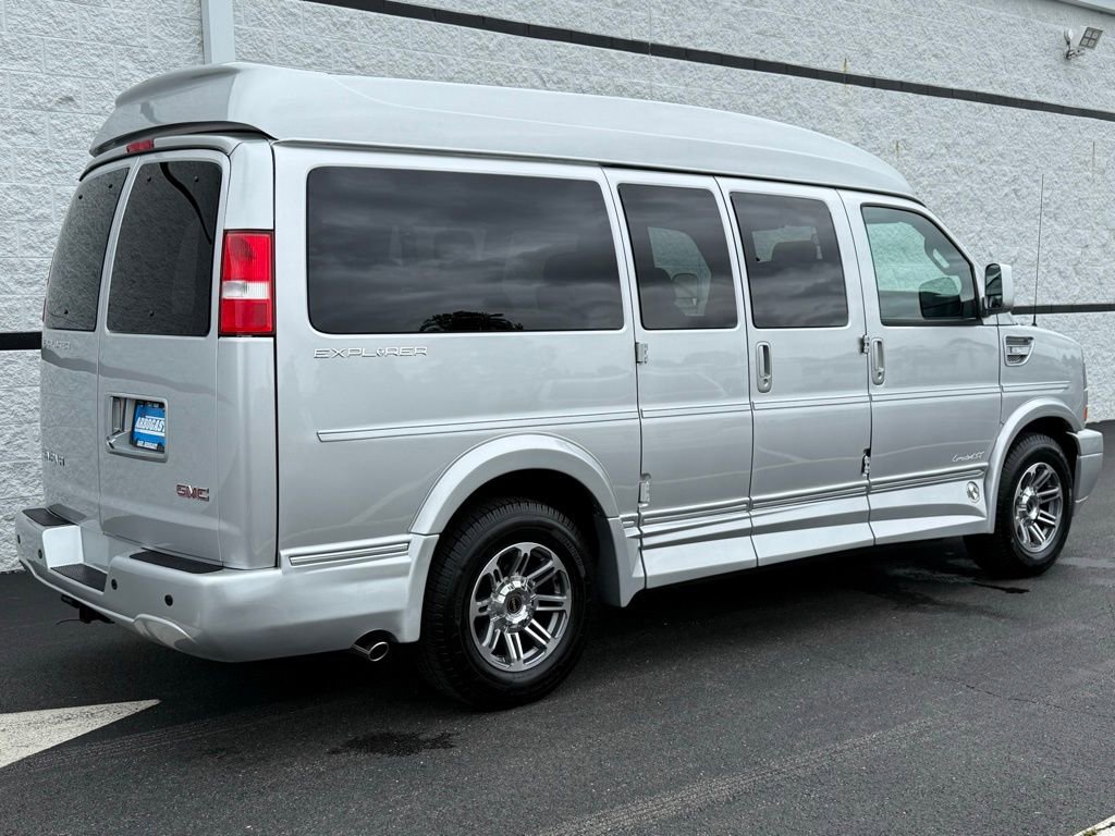 Used 2023 GMC Savana 2500 image 3