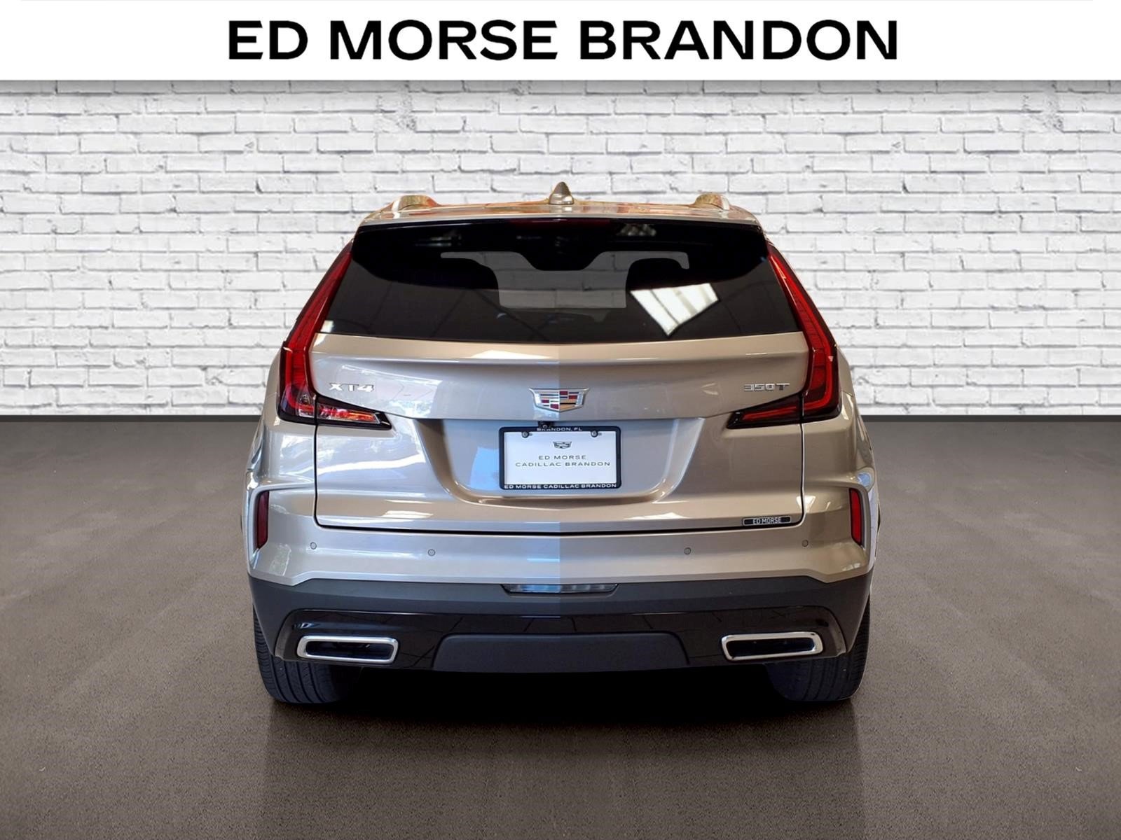 Used 2025 Cadillac XT4 Premium Luxury FWD image 4