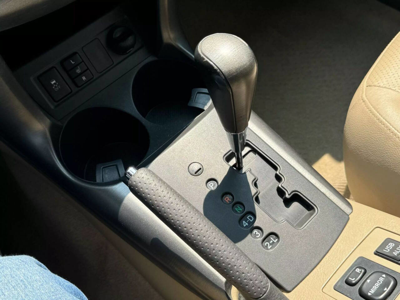 Used 2012 Toyota RAV4 Limited image 22