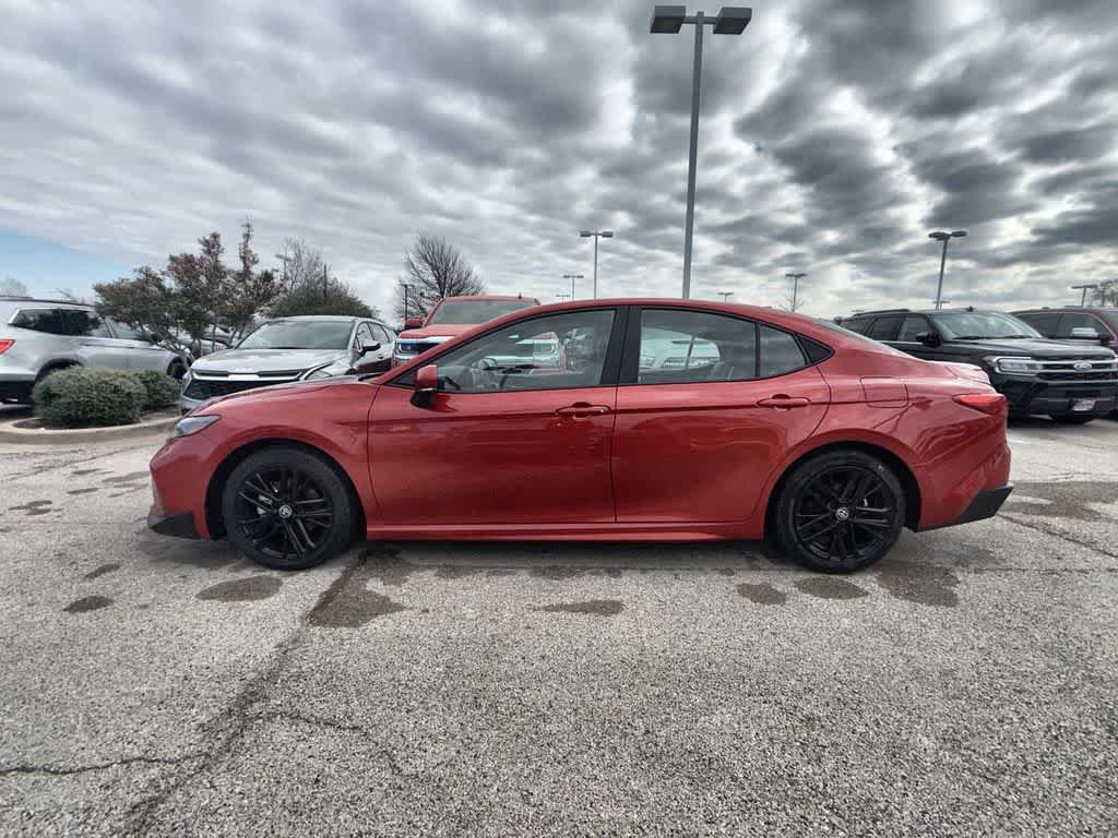 Used 2025 Toyota Camry SE FWD image 3