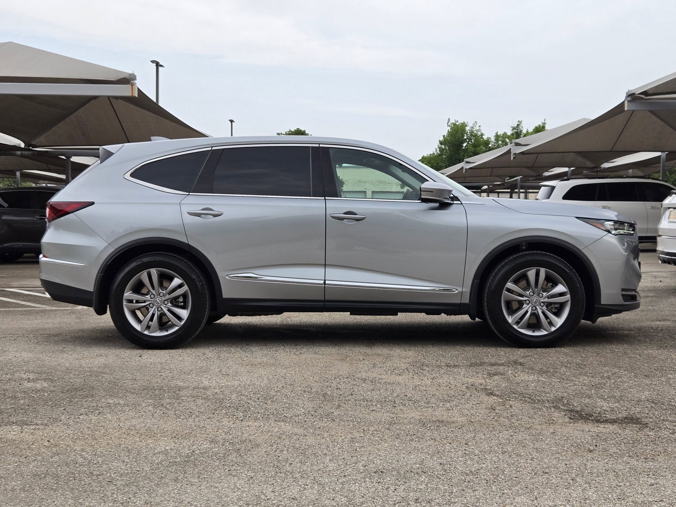 Certified 2026 Acura MDX SH-AWD image 3