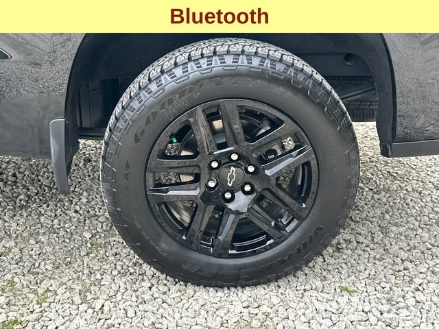 Used 2025 Chevrolet Silverado 1500 Custom w/ LPO, Dark Essentials Package AWD/4WD image 9